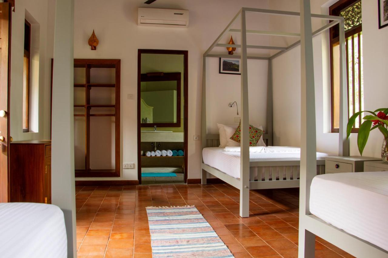 Bed and Breakfast Sri Yoga Shala Унаватуна Экстерьер фото